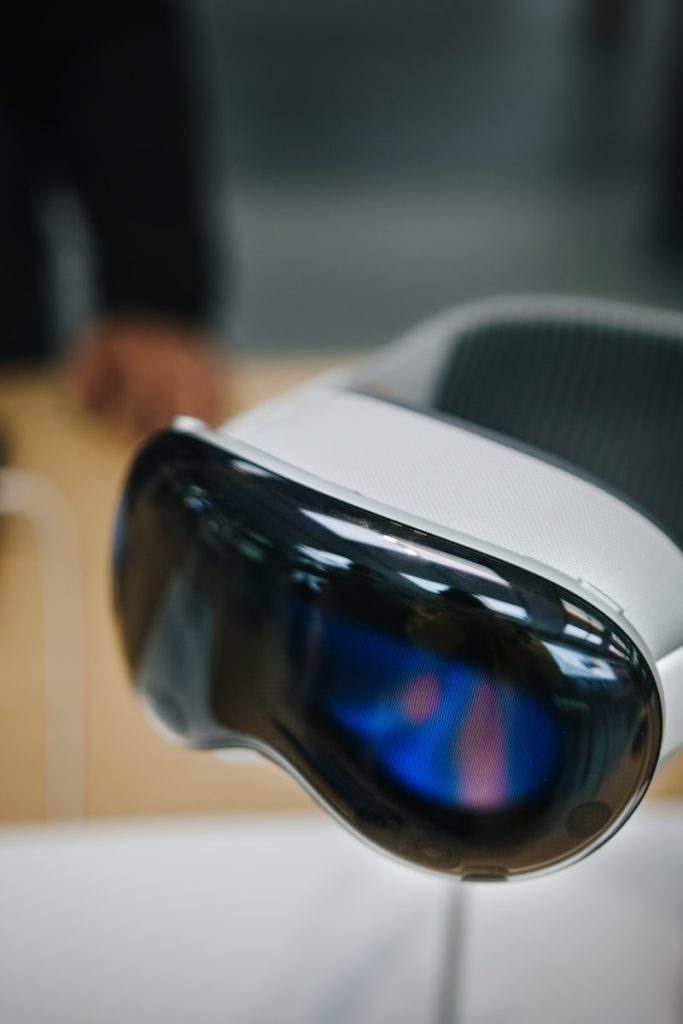 Halliday smart glasses impress at CES