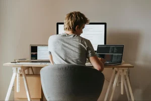 How Companies Onboard Remote Employees to Build Connection