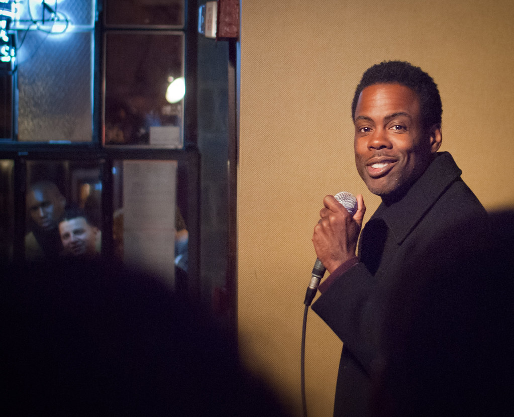 Chris Rock hosts SNL, jokes about Trump