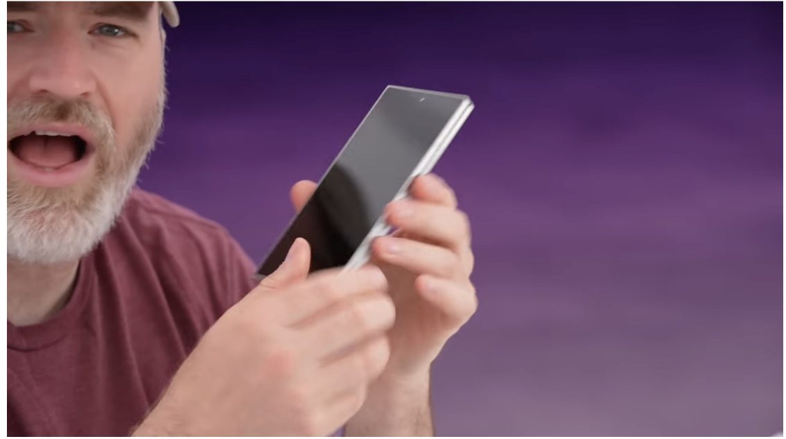 Foldable Phones Are Finally Thin Enough to Matter