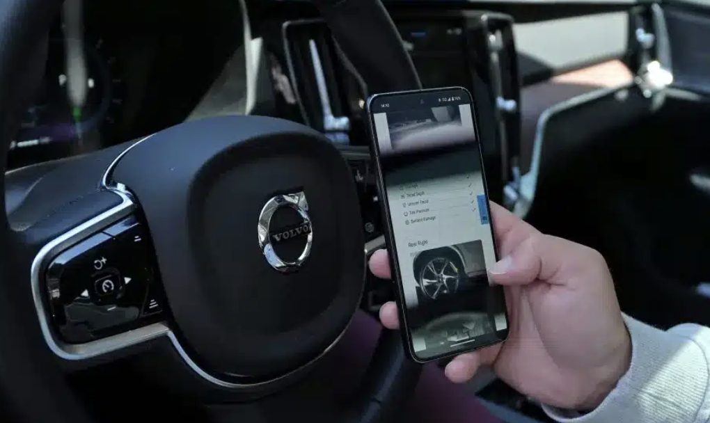 Hertz's AI scanner hits driver with $440 bill