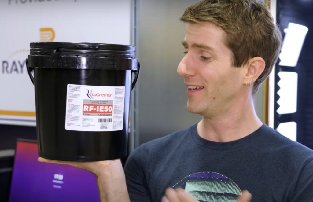 Linus Tech Tips Tests Out EMF-blocking paint