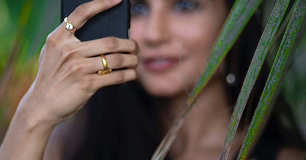 Revolutionary Screen