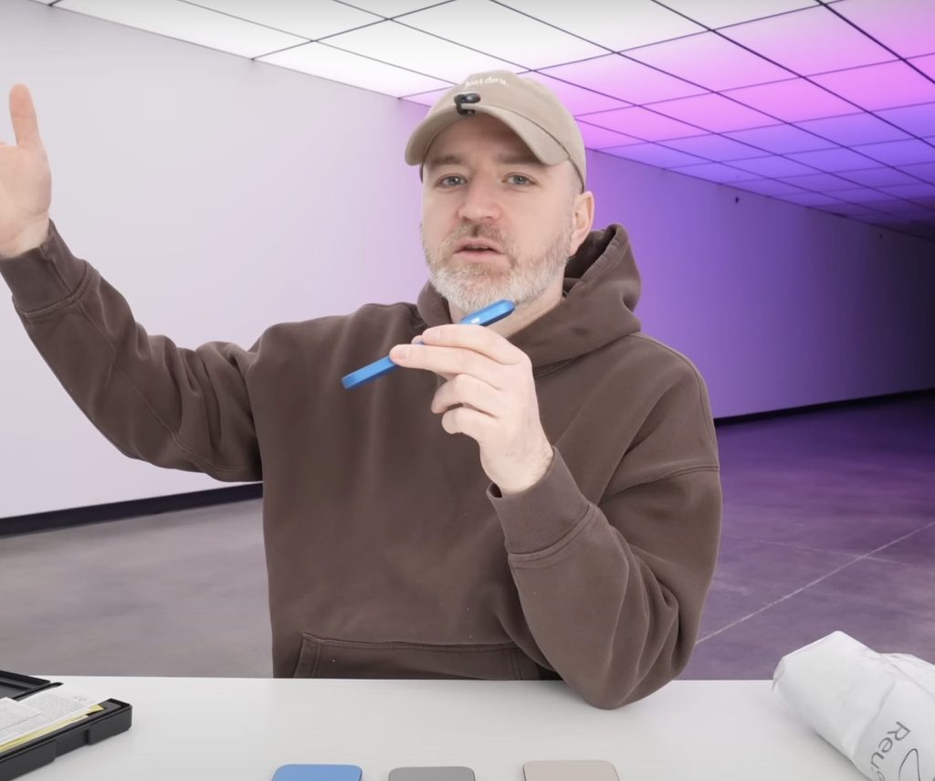 Unbox Therapy Reviews the iPhone 17 Pro Max