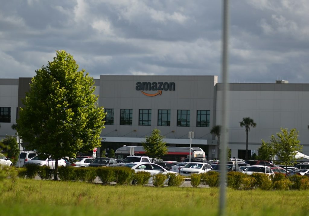 Amazon CEO Signals AI Will Reduce Corporate Workforce