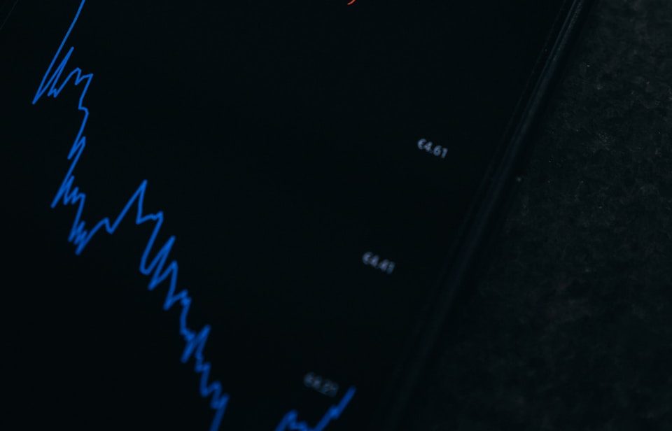 Analyst Dismisses Alphabet Stock Drop, Cites Apple's Strategic Interests