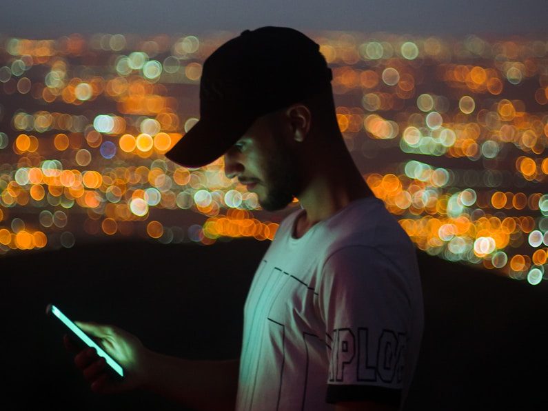 Claude AI chatbot blackmails executive in study