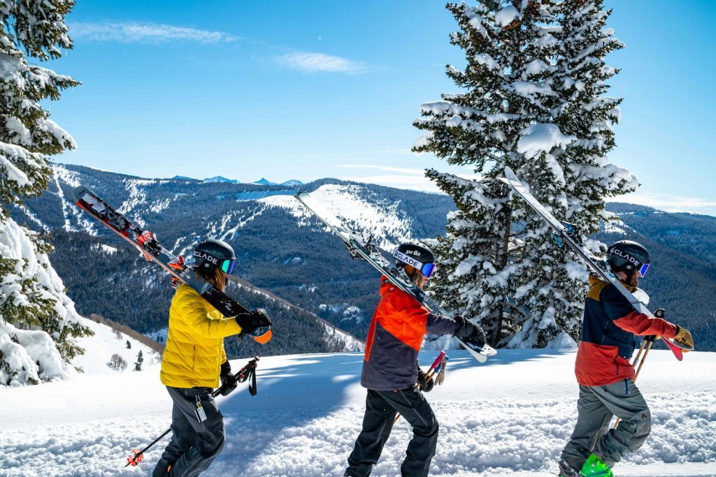 Warm winter weather can't stop skiers