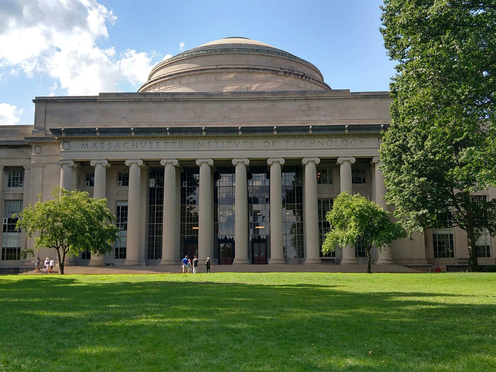 MIT Names Ana Bakshi as New Entrepreneurship Center Director