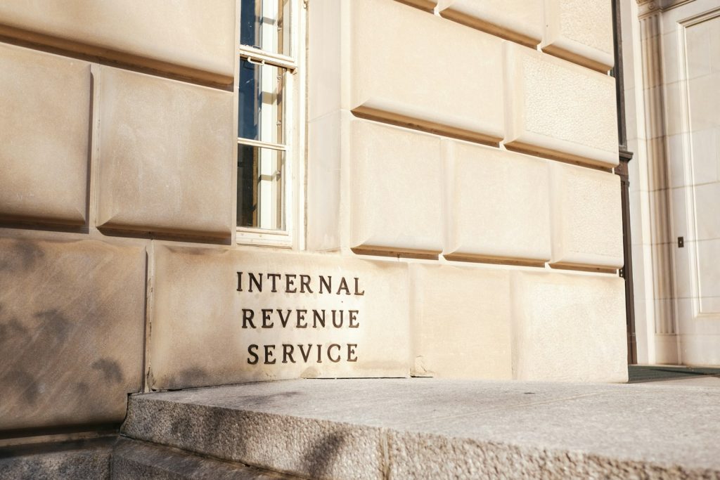 IRS urges retirees to take withdrawals