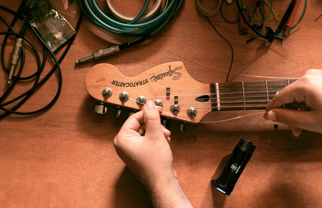 Roadie Launches Fourth Generation Guitar Tuner on Kickstarter